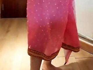 Indian Bhabhi Mujra In Motel Room