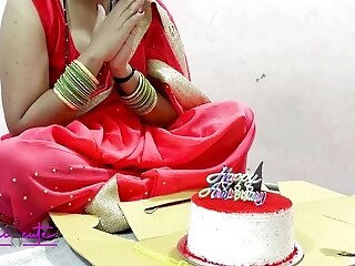 Sasur Ji Ne Bahu Ko Anniversary Par Choda, Stepfather-in-law Fucked Stepdaughter-in-law After Scarring Cake On Wedding Anniversary