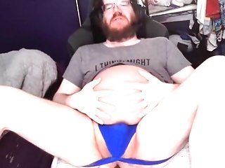 Mpreg Patriarch Gives Birth During Camshow