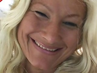 Homemade Vid Of A Matures Blonde Woman Being Fucked - Roxy Fontain