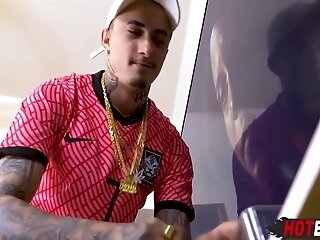 Maloqueiro Mamando O Pirocao Do Amigo Novinho Ten Min - Homosexual Porno And Novinho Gg